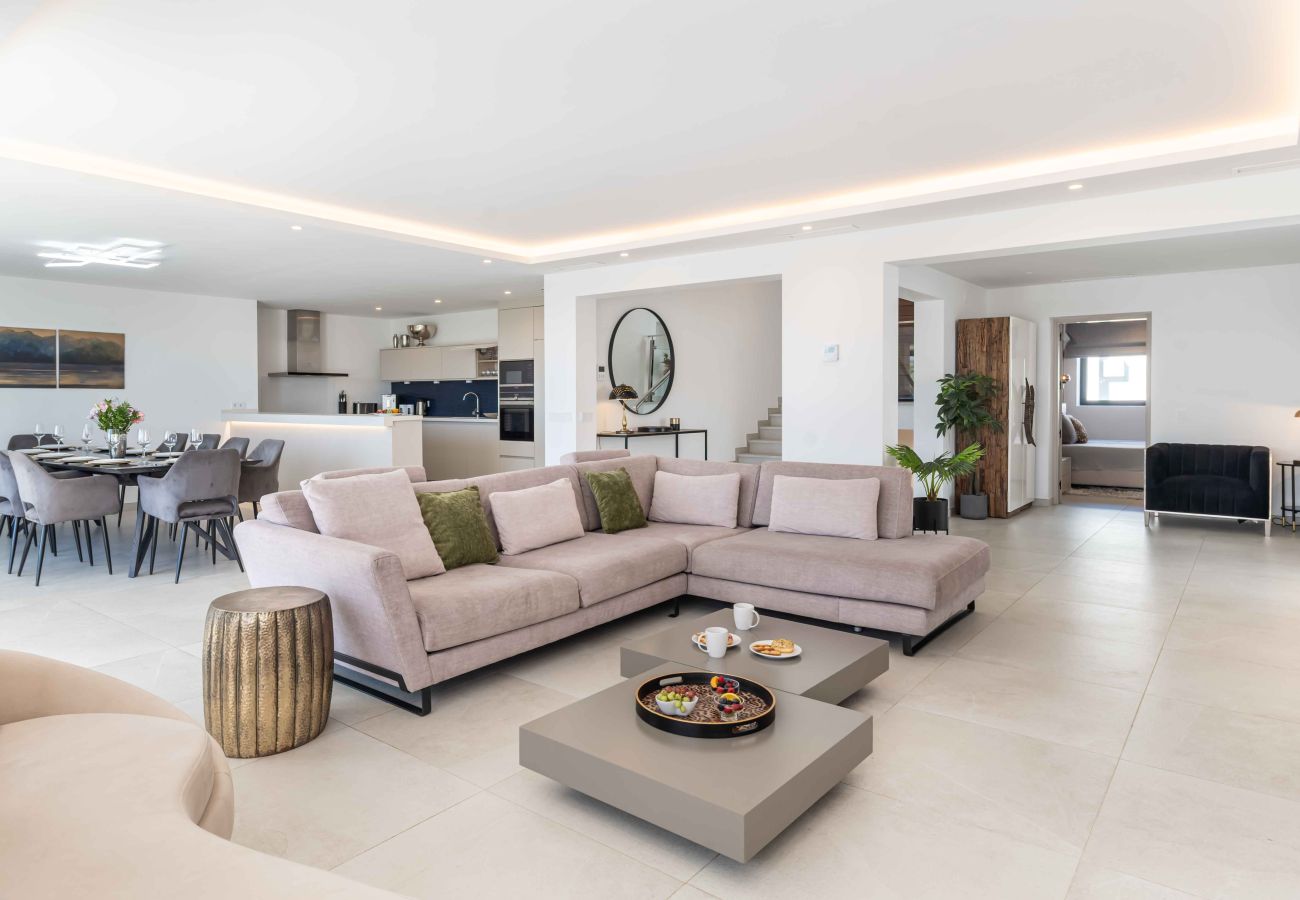 Villa in Marbella - Private Luxury Villa, Heated Pool & Sauna