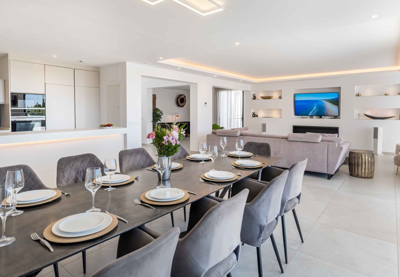 Villa in Marbella - Private Luxury Villa, Heated Pool & Sauna