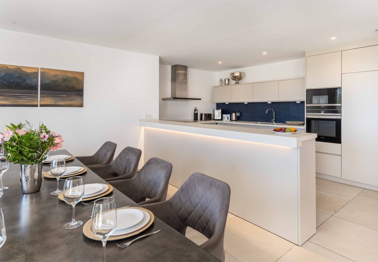 Villa in Marbella - Private Luxury Villa, Heated Pool & Sauna