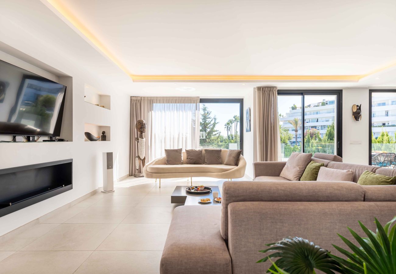 Villa in Marbella - Private Luxury Villa, Heated Pool & Sauna