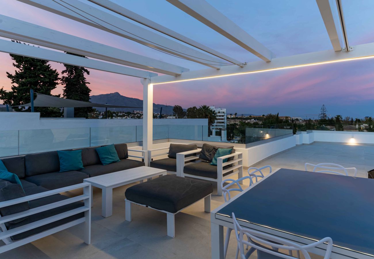 Villa in Marbella - Private Luxury Villa, Heated Pool & Sauna