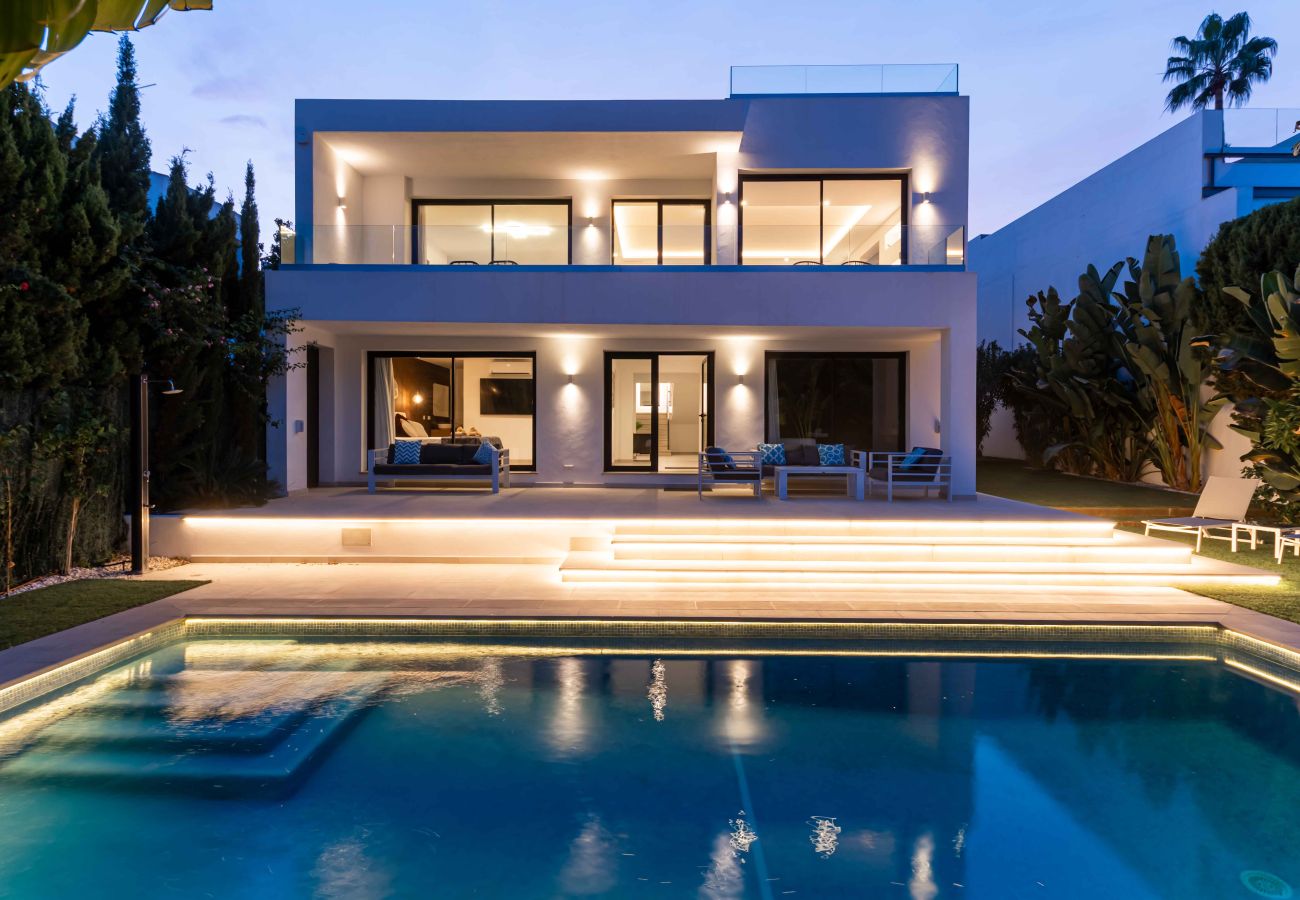 Villa in Marbella - Private Luxury Villa, Heated Pool & Sauna
