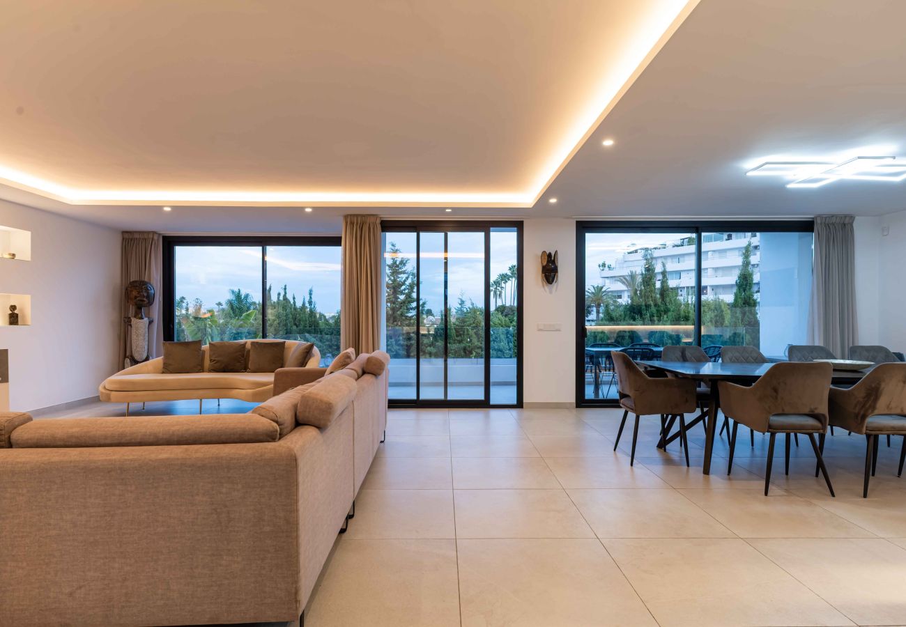Villa in Marbella - Private Luxury Villa, Heated Pool & Sauna