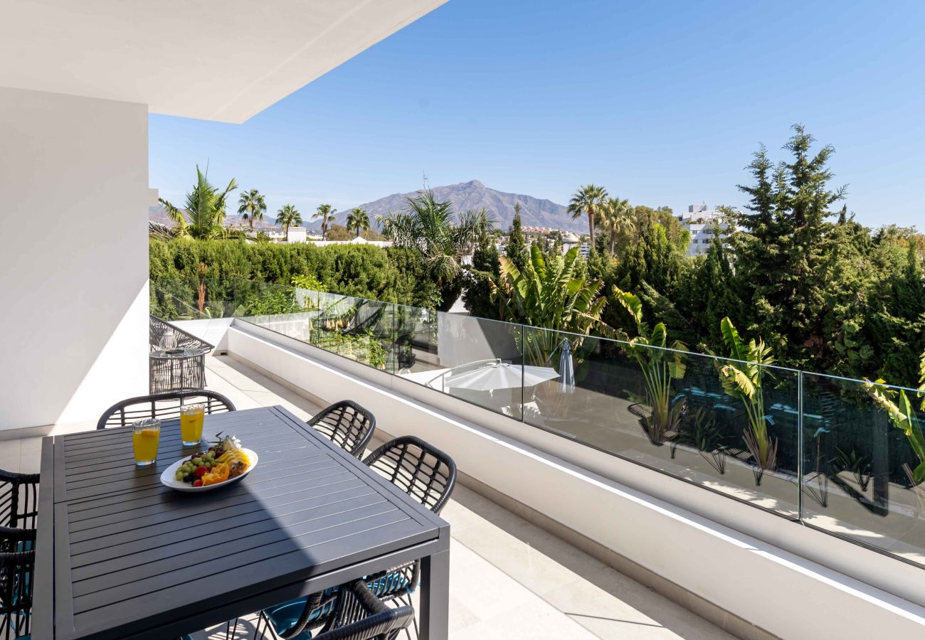 Villa in Marbella - Private Luxury Villa, Heated Pool & Sauna