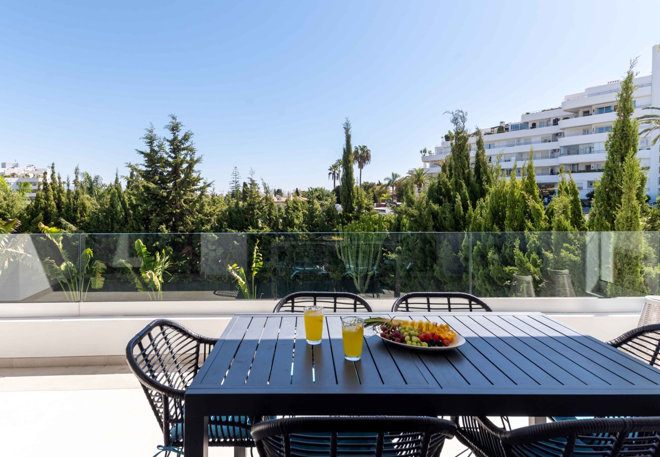 Villa in Marbella - Private Luxury Villa, Heated Pool & Sauna