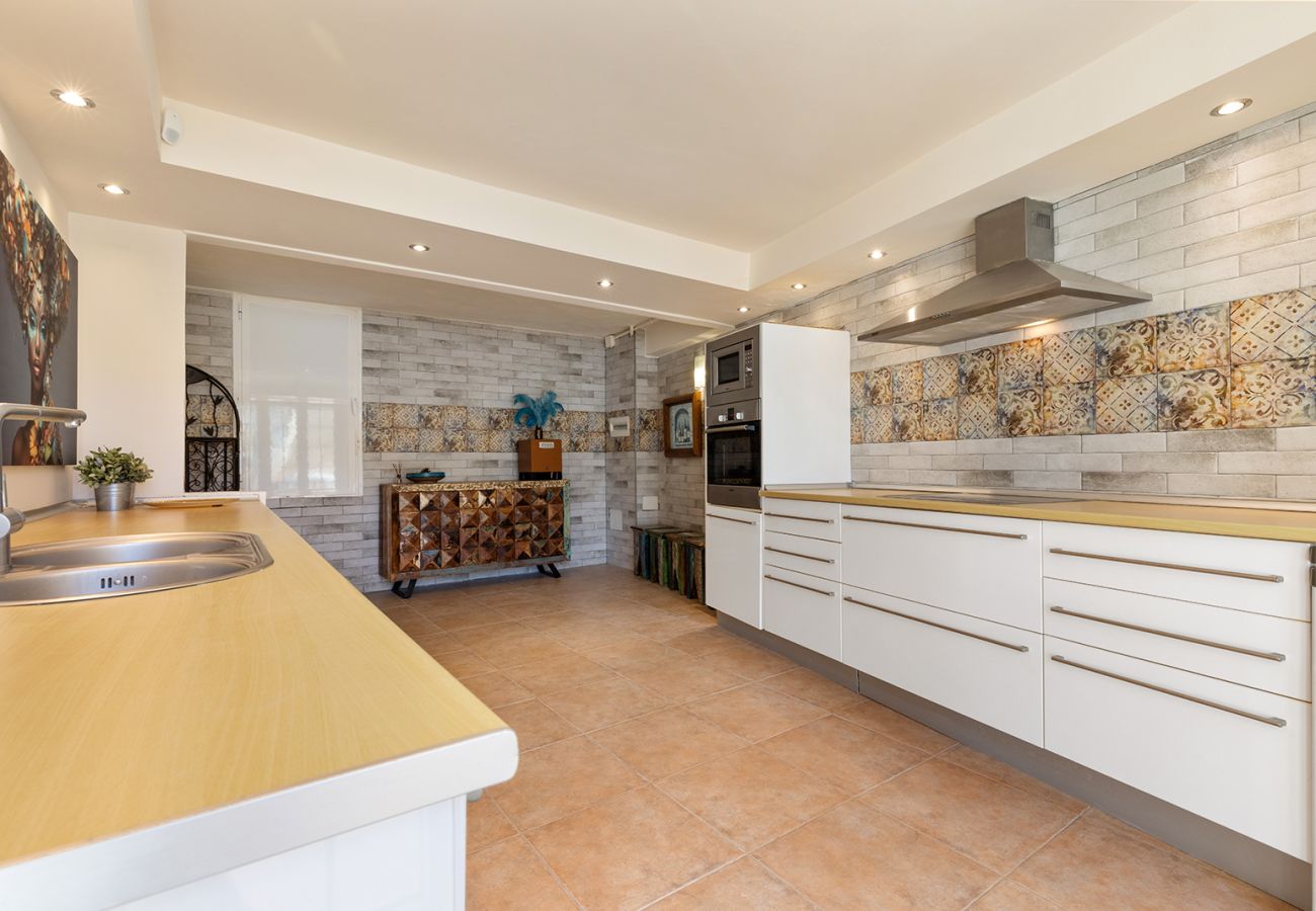 Villa in Mijas Costa - Sea Views Villa La Rosa 5 Bed 4 Bath & Heated Pool