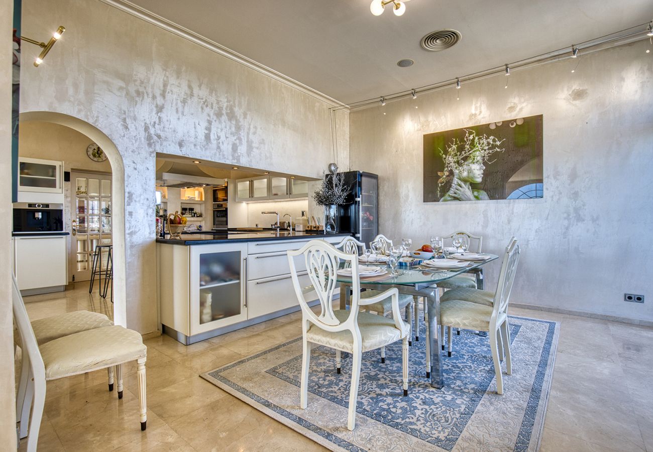 Villa in Mijas Costa - Sea Views Villa La Rosa 5 Bed 4 Bath & Heated Pool