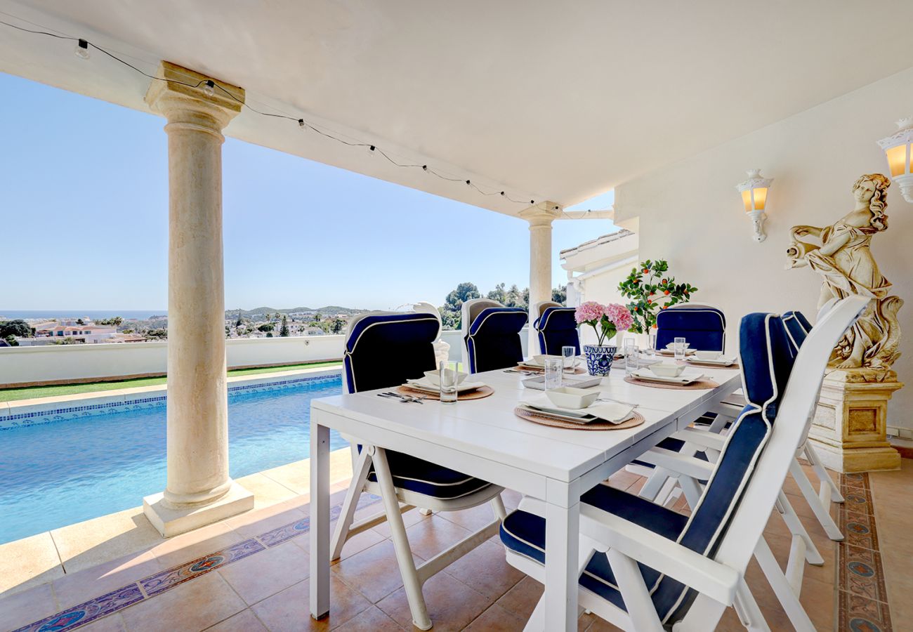 Villa in Mijas Costa - Sea Views Villa La Rosa 5 Bed 4 Bath & Heated Pool