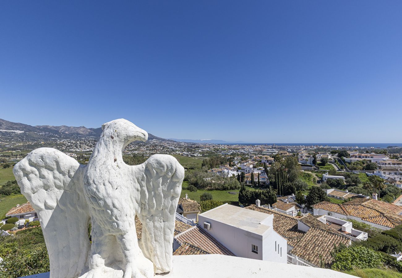 Villa in Mijas Costa - Sea Views Villa La Rosa 5 Bed 4 Bath & Heated Pool