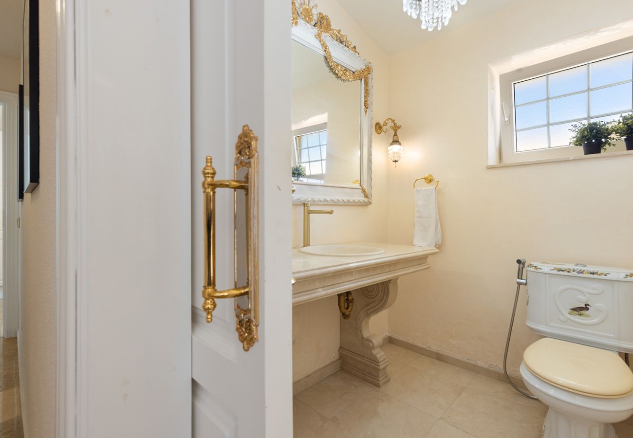 Villa in Mijas Costa - Sea Views Villa La Rosa 5 Bed 4 Bath & Heated Pool