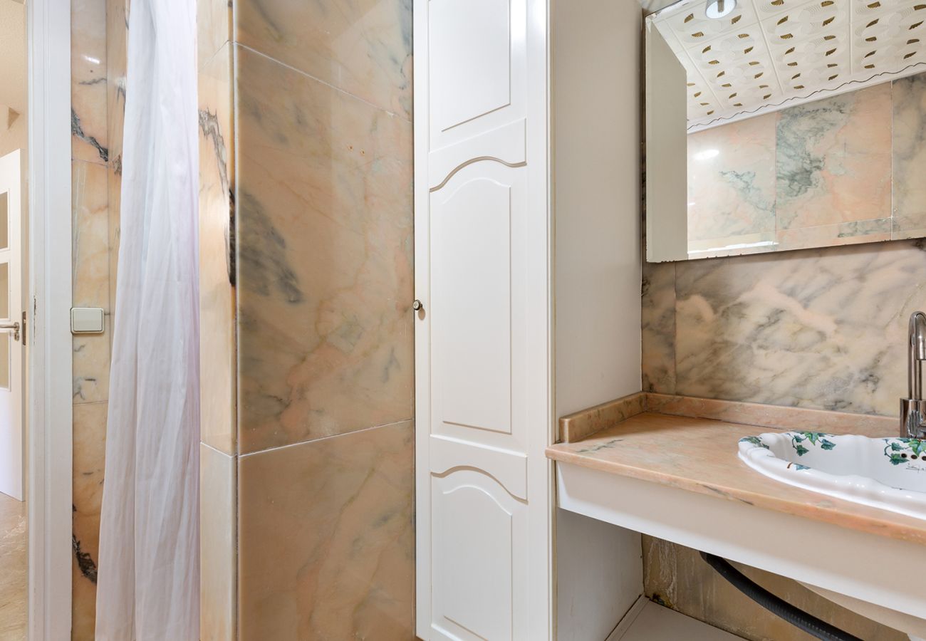 Villa in Mijas Costa - Sea Views Villa La Rosa 5 Bed 4 Bath & Heated Pool