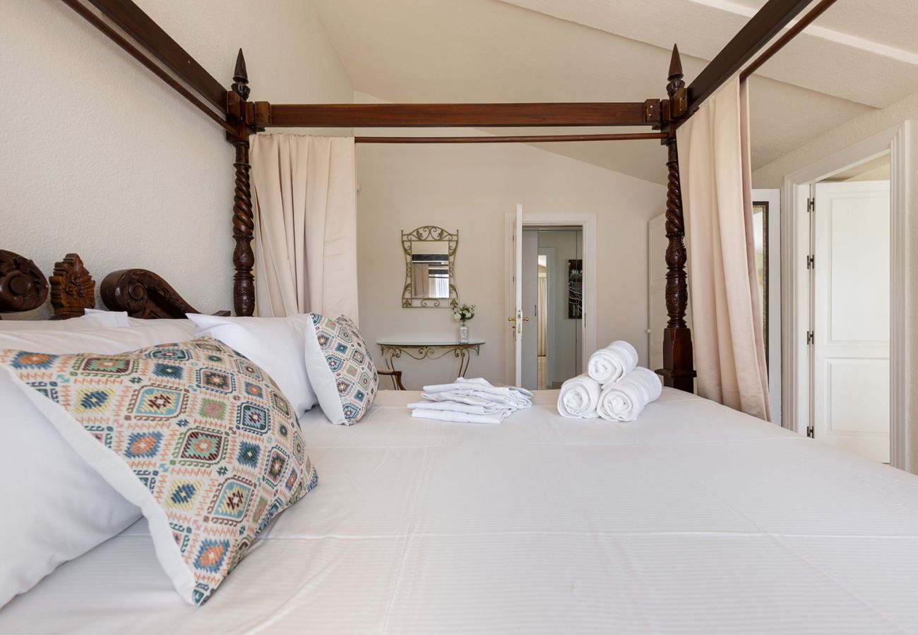 Villa in Mijas Costa - Sea Views Villa La Rosa 5 Bed 4 Bath & Heated Pool