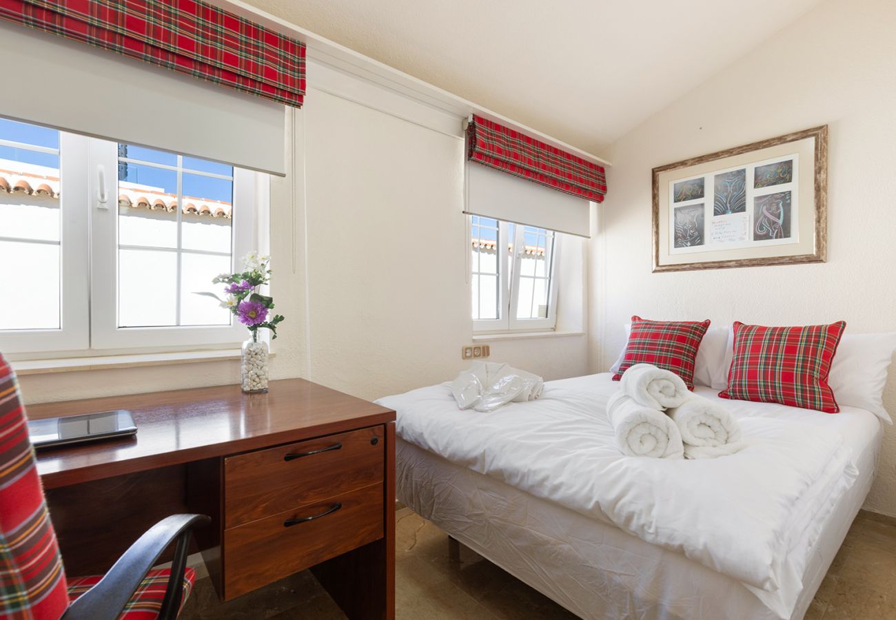 Villa in Mijas Costa - Sea Views Villa La Rosa 5 Bed 4 Bath & Heated Pool