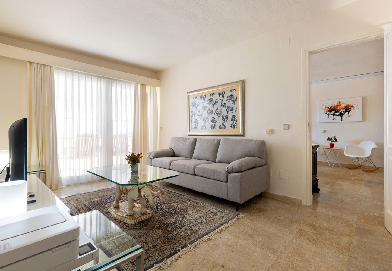 Villa in Mijas Costa - Sea Views Villa La Rosa 5 Bed 4 Bath & Heated Pool