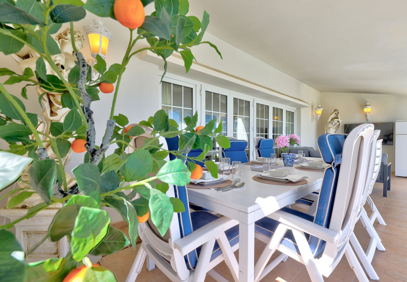 Villa in Mijas Costa - Sea Views Villa La Rosa 5 Bed 4 Bath & Heated Pool