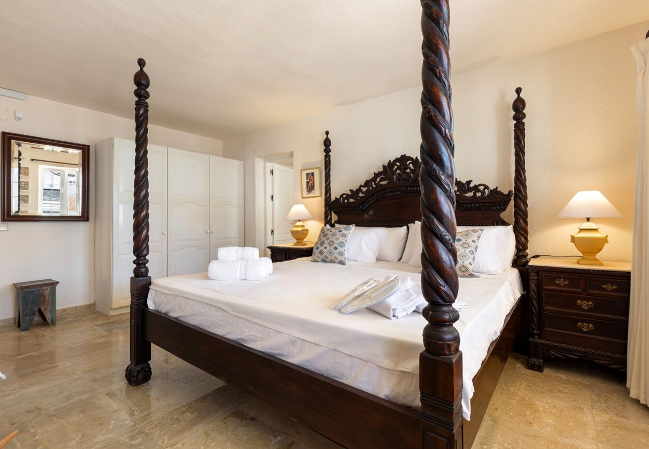 Villa in Mijas Costa - Sea Views Villa La Rosa 5 Bed 4 Bath & Heated Pool