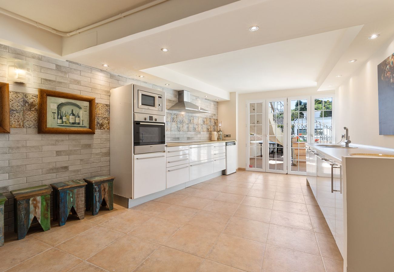 Villa in Mijas Costa - Sea Views Villa La Rosa 5 Bed 4 Bath & Heated Pool