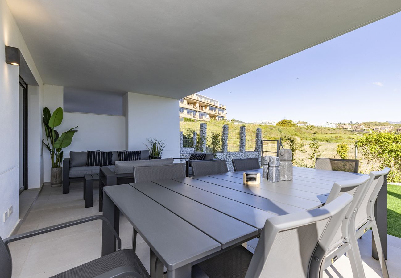 Apartment in Mijas Costa - Modern 3 Bed Calanova Golf Apartment