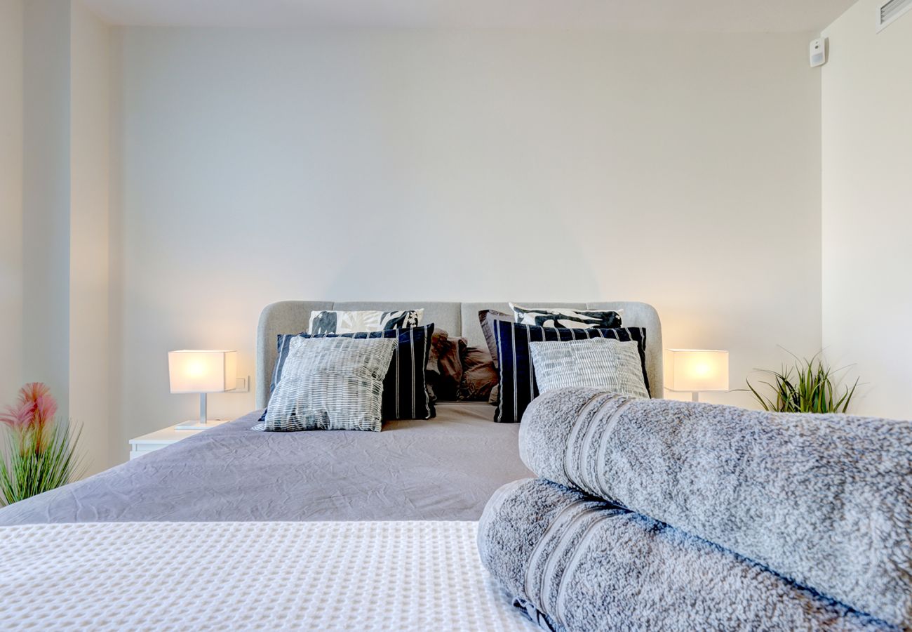 Apartment in Mijas Costa - Modern 3 Bed Calanova Golf Apartment