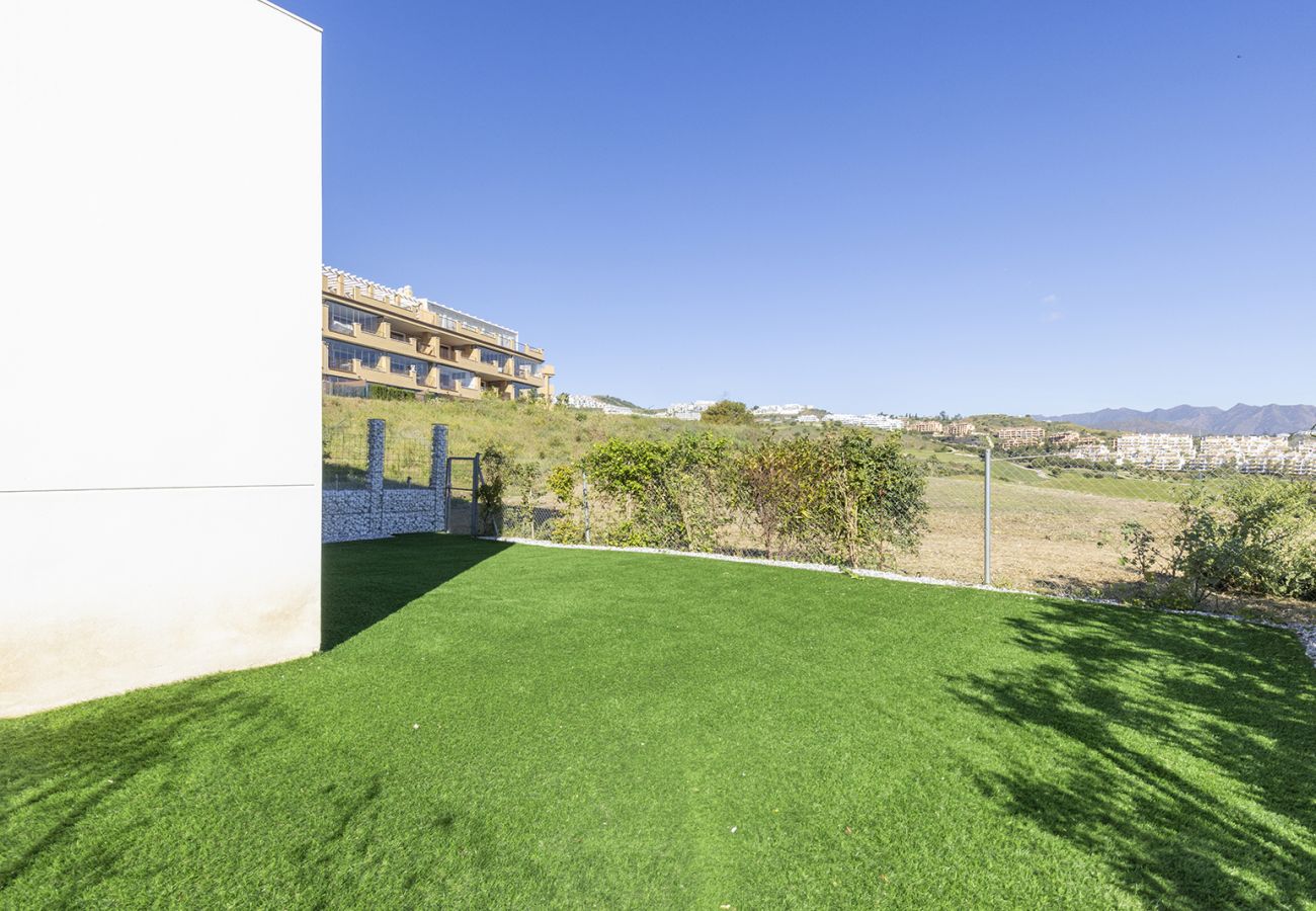 Apartment in Mijas Costa - Modern 3 Bed Calanova Golf Apartment