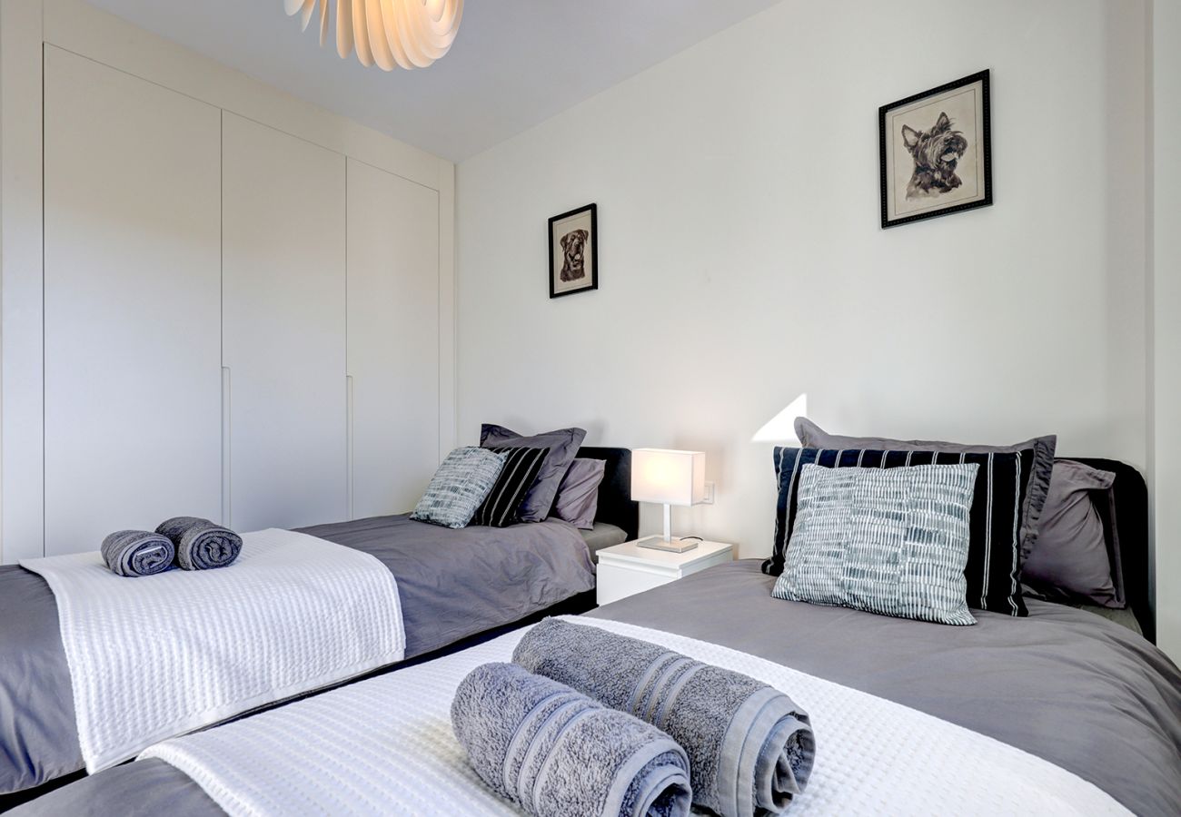 Apartment in Mijas Costa - Modern 3 Bed Calanova Golf Apartment