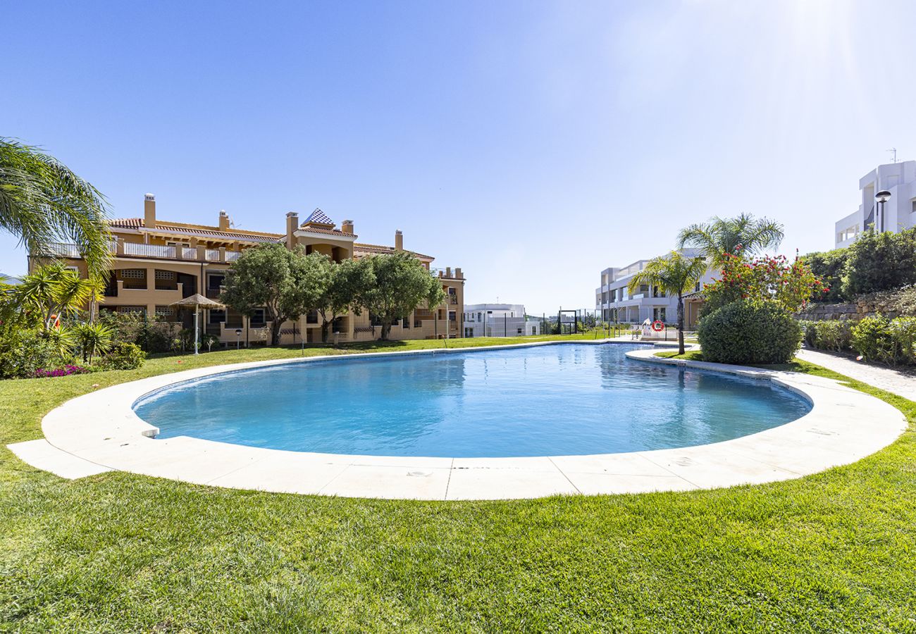 Apartment in Mijas Costa - Modern 3 Bed Calanova Golf Apartment