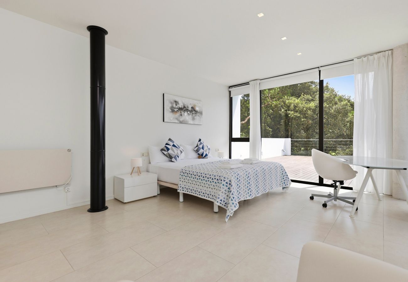 Villa in Marbella - Stylish 5 Bed Villa With Private Infinity Pool