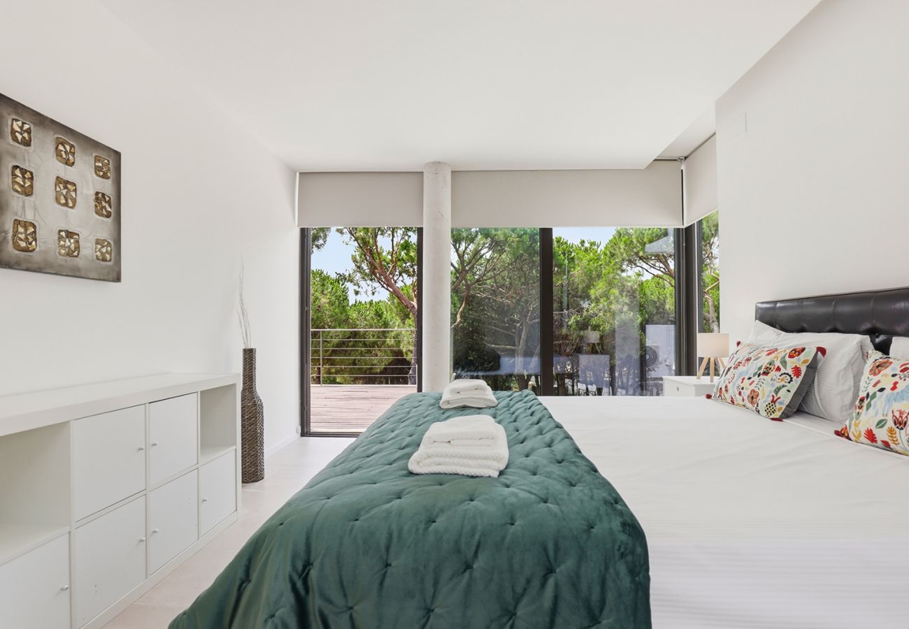 Villa in Marbella - Stylish 5 Bed Villa With Private Infinity Pool