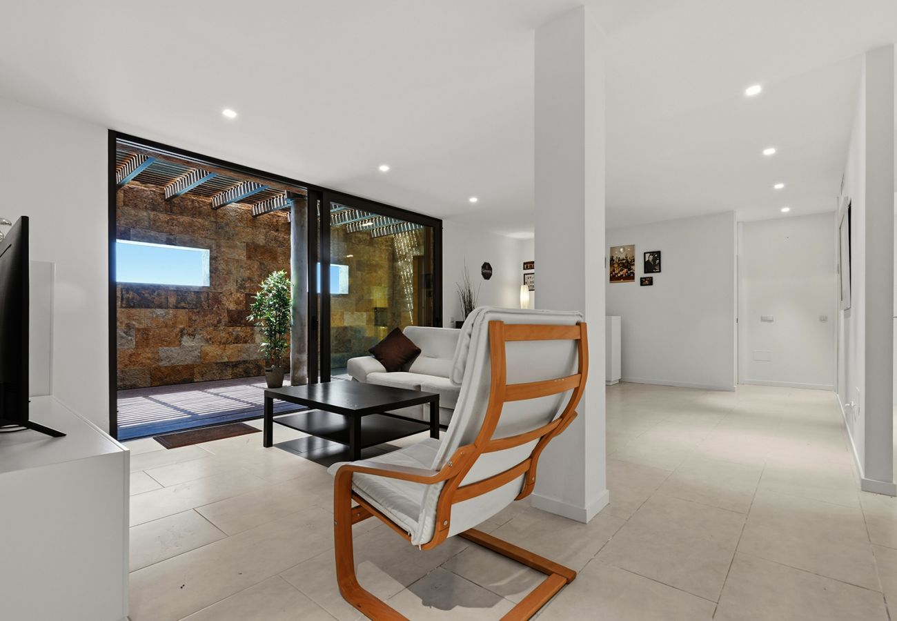 Villa in Marbella - Stylish 5 Bed Villa With Private Infinity Pool