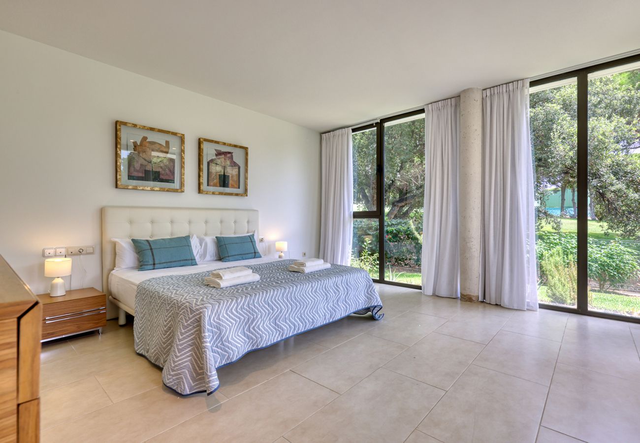 Villa in Marbella - Stylish 5 Bed Villa With Private Infinity Pool