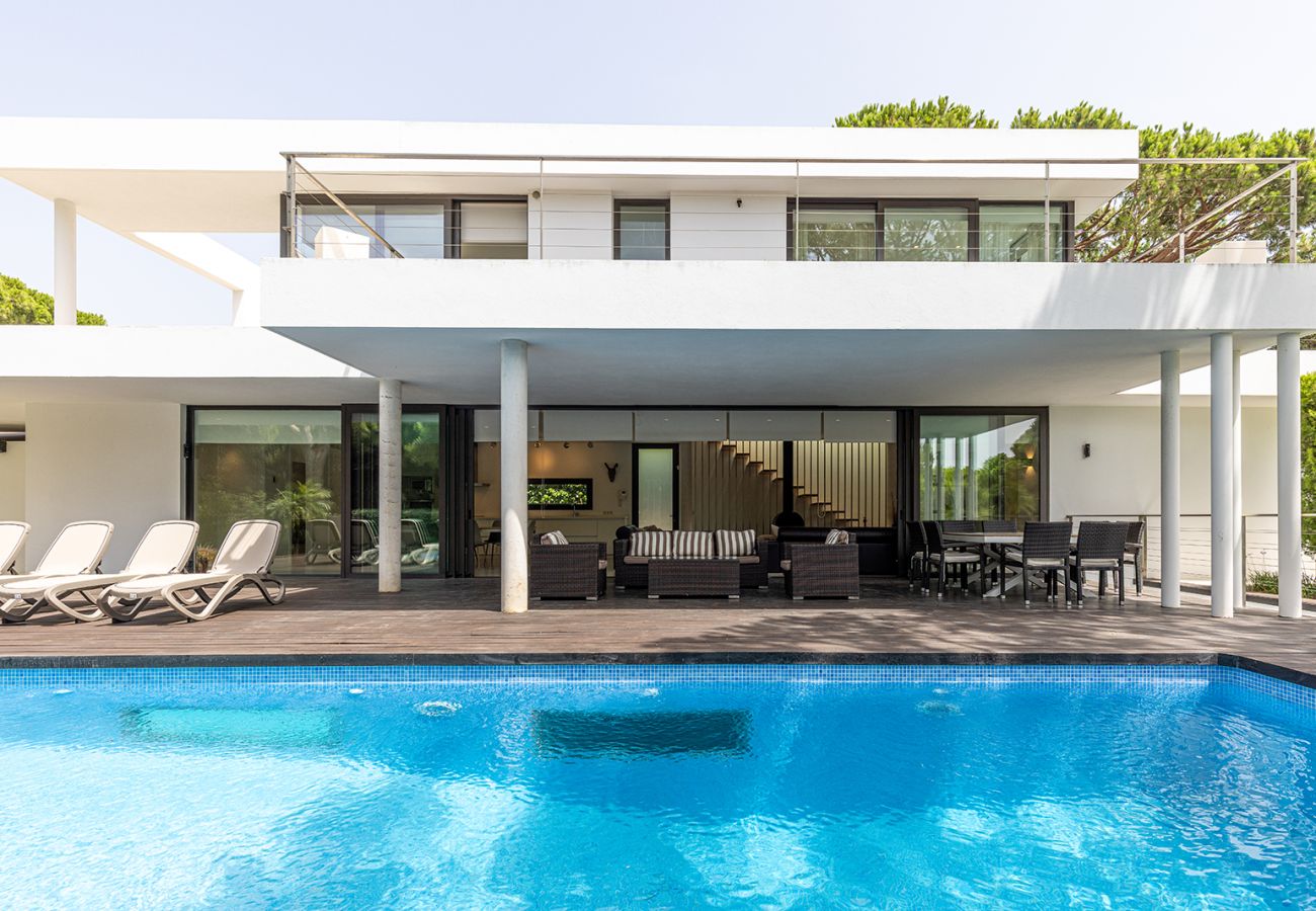 Villa in Marbella - Stylish 5 Bed Villa With Private Infinity Pool