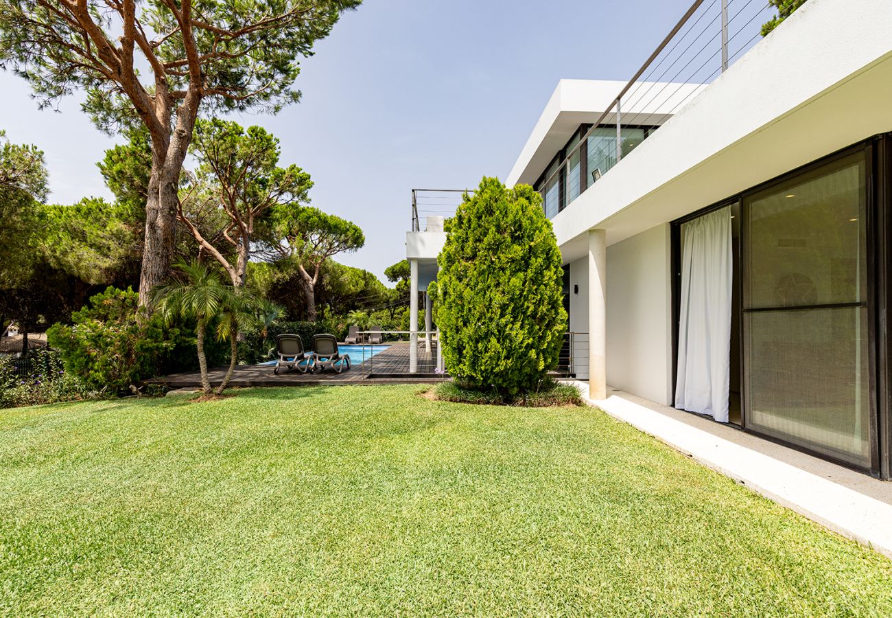 Villa in Marbella - Stylish 5 Bed Villa With Private Infinity Pool