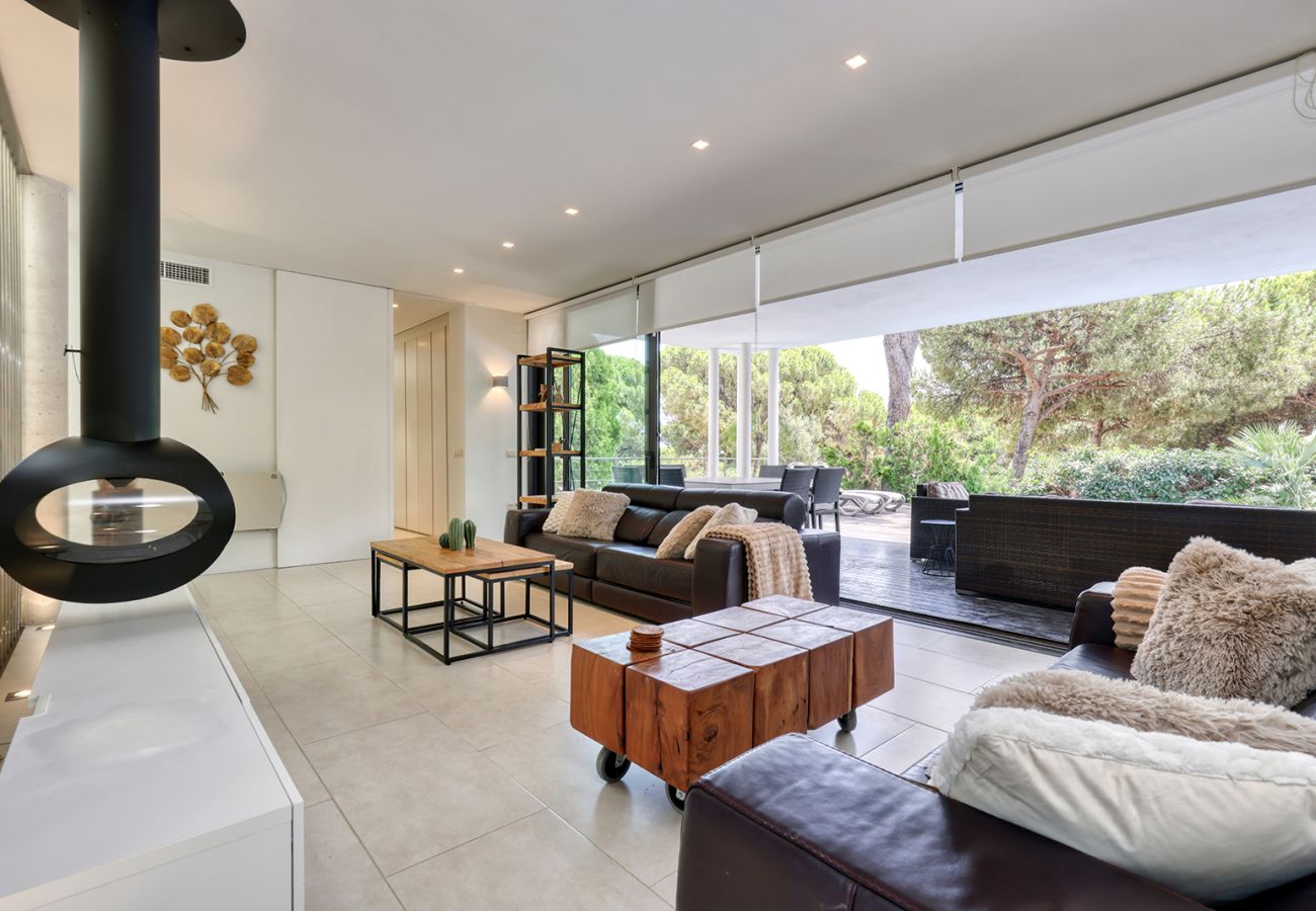 Villa in Marbella - Stylish 5 Bed Villa With Private Infinity Pool
