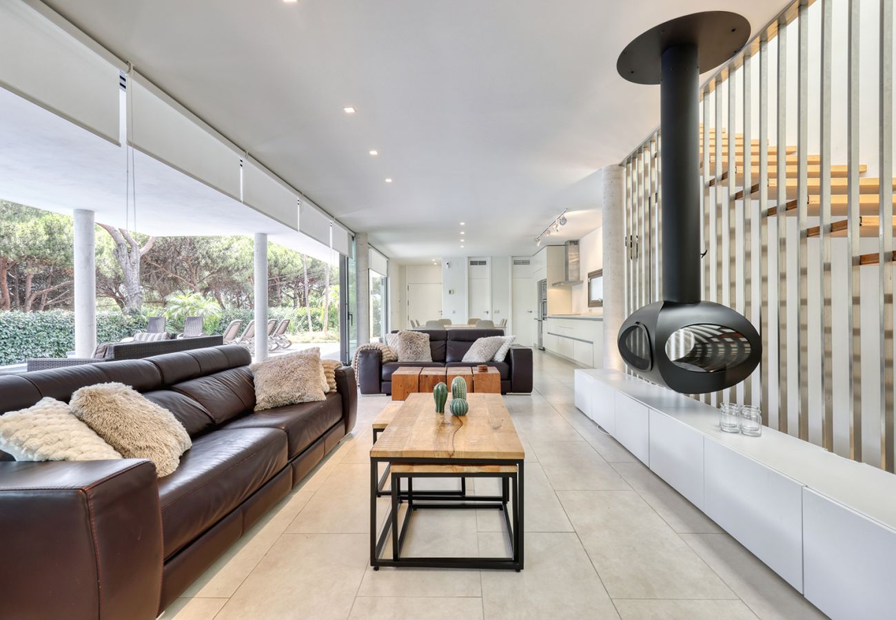 Villa in Marbella - Stylish 5 Bed Villa With Private Infinity Pool