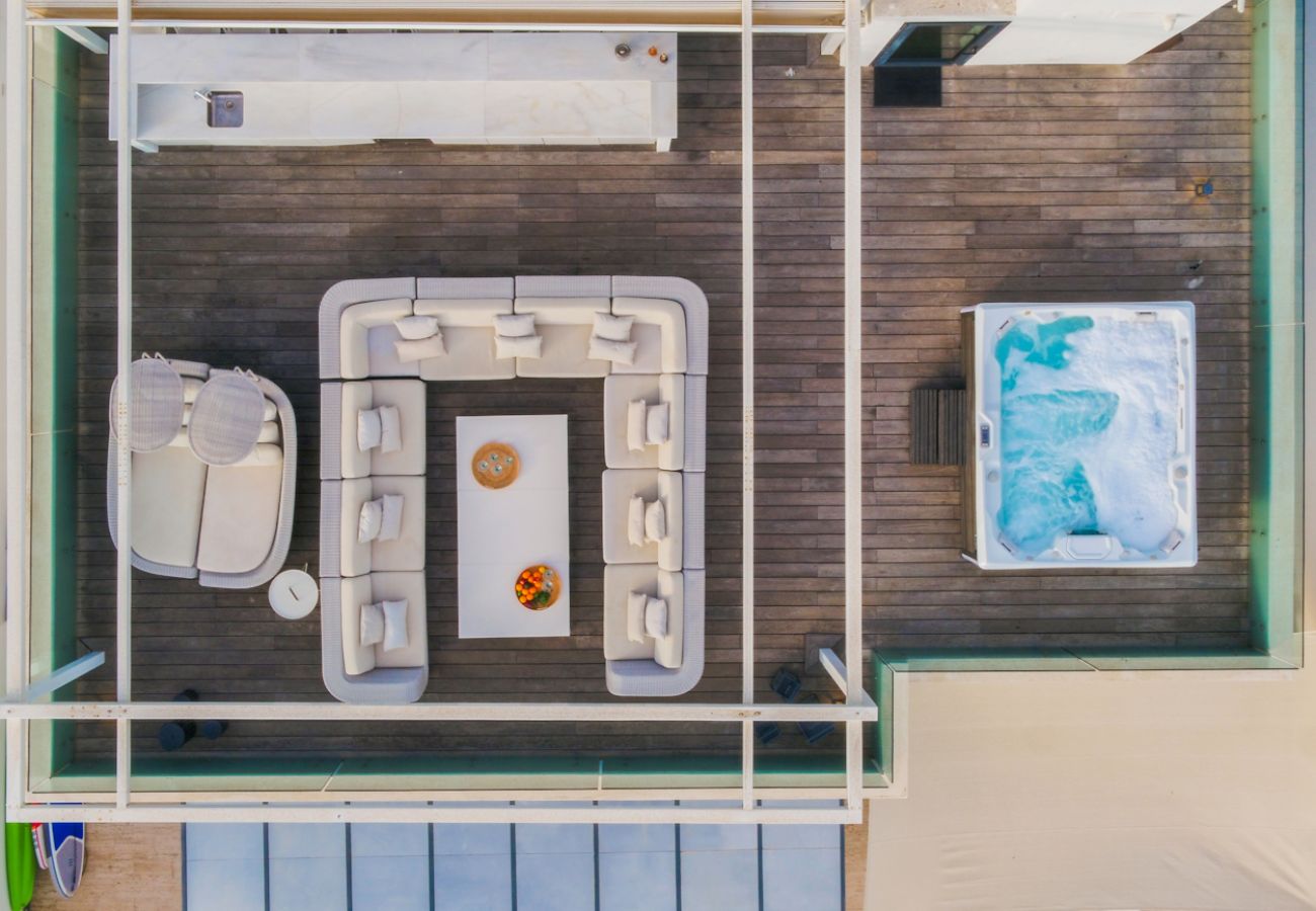 Villa/Dettached house in Marbella - Modern Beachfront Luxury – Villa in Marbella East