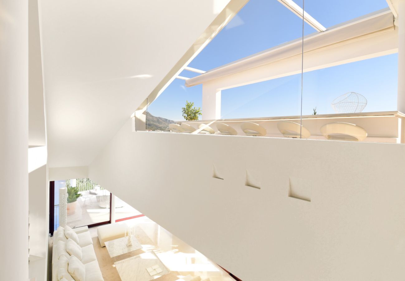 Villa/Dettached house in Marbella - 7-Bedroom Designer Villa - Nueva Andalucía Golf