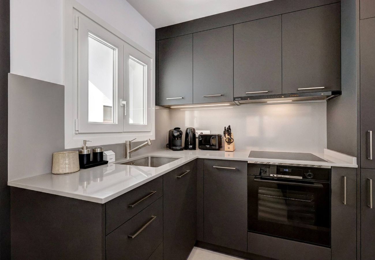 Apartment in Fuengirola - Fuengirola Beach Apartment – 2-Bed 1-Bath For Sale