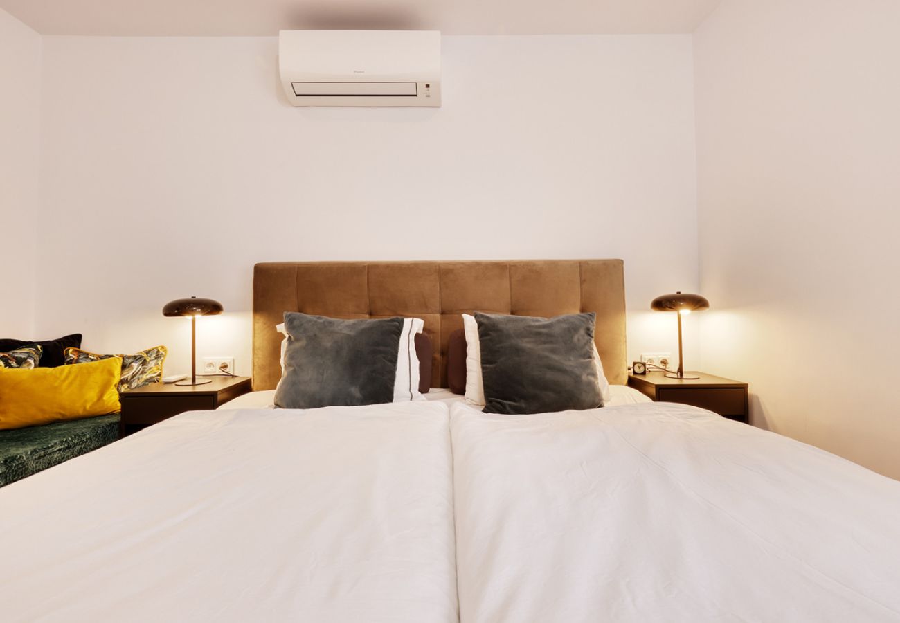 Apartment in Fuengirola - Fuengirola Beach Apartment – 2-Bed 1-Bath For Sale
